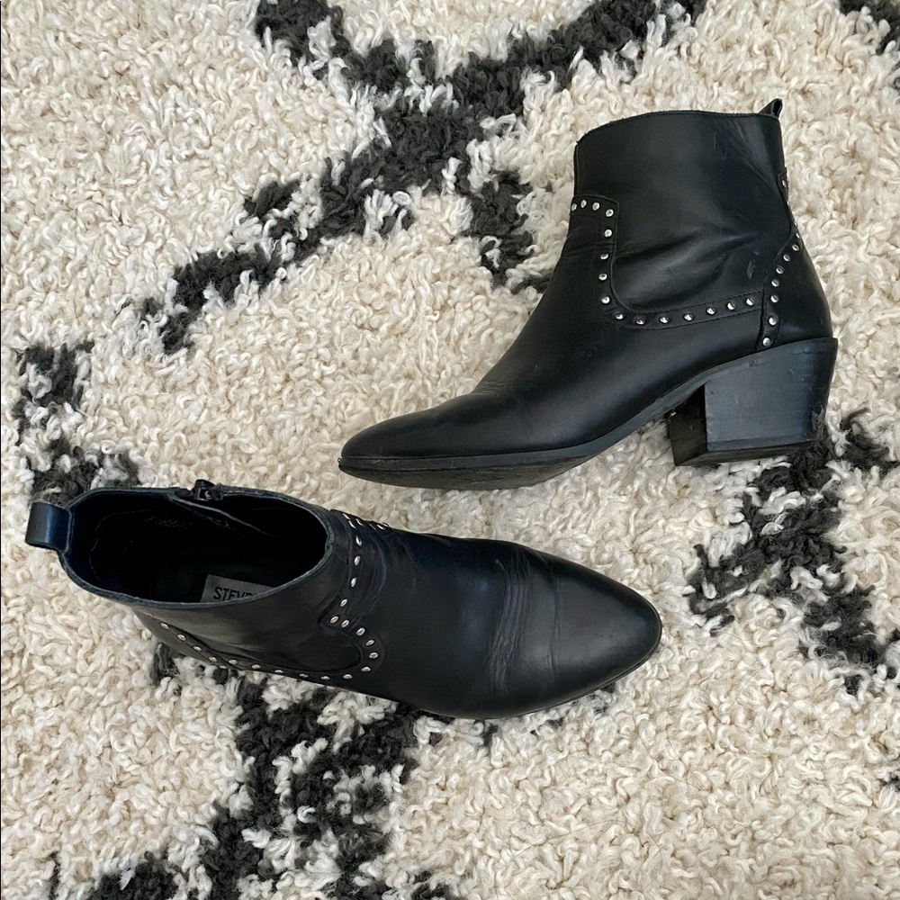 Black Steve Madden bootie- Buster